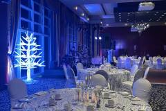 sophisticated-led-christmas-tree-table-decor-roses-casino-lac-leamy-salon-royal-27