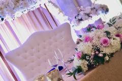 castle-wedding-decor-charger-plates-lavish-setup-fairmont-chateau-laurier-17