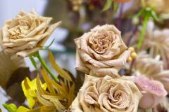 autumn-fall-flowers-wedding-table-candles-centerpieces-hilton-lac-leamy-18