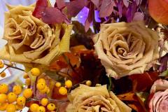 autumn-fall-flowers-wedding-table-candles-centerpieces-hilton-lac-leamy-34
