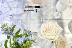 White-wedding-decor-classic-style-hilton-lac-leamy-13