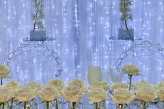 White-wedding-decor-classic-style-hilton-lac-leamy-17