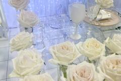 White-wedding-decor-classic-style-hilton-lac-leamy-24