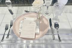 White-wedding-decor-classic-style-hilton-lac-leamy-38