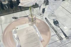 White-wedding-decor-classic-style-hilton-lac-leamy-45