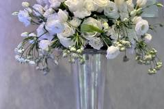 minimalist-red-rose-intimate-wedding-decor-centerpiece-hilton-lac-leamy-1