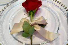 minimalist-red-rose-intimate-wedding-decor-centerpiece-hilton-lac-leamy-17