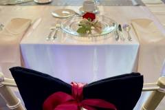 minimalist-red-rose-intimate-wedding-decor-centerpiece-hilton-lac-leamy-19