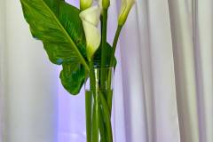 minimalist-red-rose-intimate-wedding-decor-centerpiece-hilton-lac-leamy-26