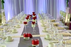 minimalist-red-rose-intimate-wedding-decor-centerpiece-hilton-lac-leamy-31