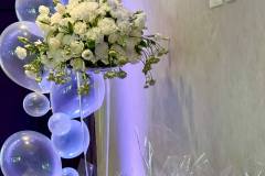 minimalist-red-rose-intimate-wedding-decor-centerpiece-hilton-lac-leamy-5