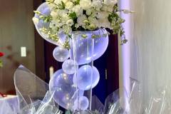 minimalist-red-rose-intimate-wedding-decor-centerpiece-hilton-lac-leamy-6