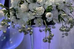 minimalist-red-rose-intimate-wedding-decor-centerpiece-hilton-lac-leamy-9