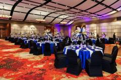 viva-las-vegas-decor-ostrich-feathers-hilton-lac-leamy-13