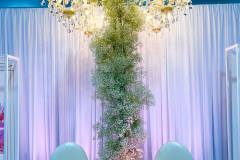 floral-arch-chandeliere-crystal-florist-hilton-lac-leamy-10